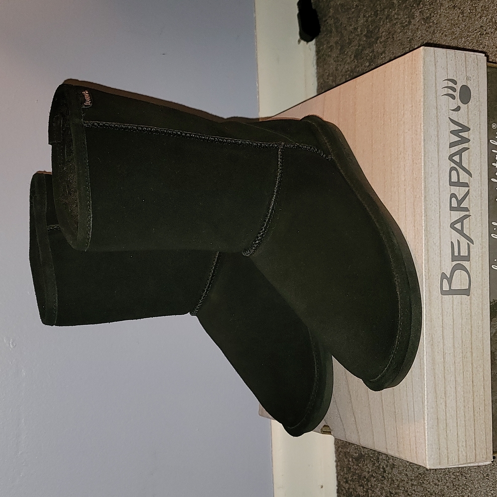 Bearpaw Eva Short Sheepskin Boots-NWB